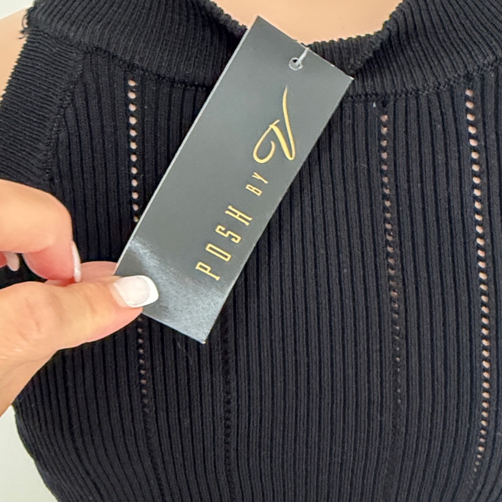 Elegant Black Skirt Set with Gold Accents - Picture 6 of 10